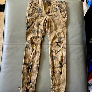 COPY - Womens Zara camo jeans